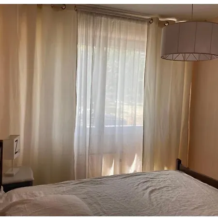 Ile De Vaste Et Lumineux